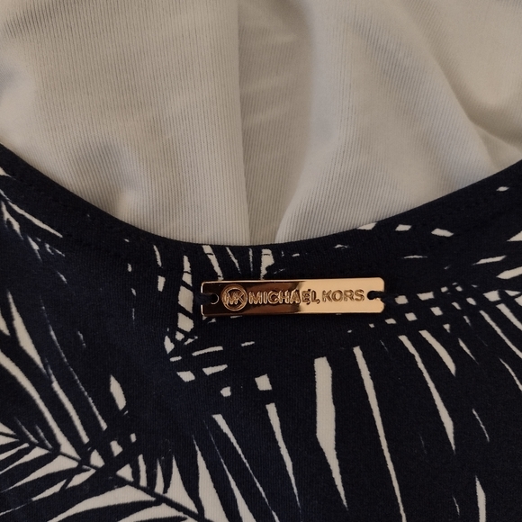 Michael Michael Kors Palm Leaf Print Deep V Twist One Piece Swimsuit Size M - Picture 8 of 13